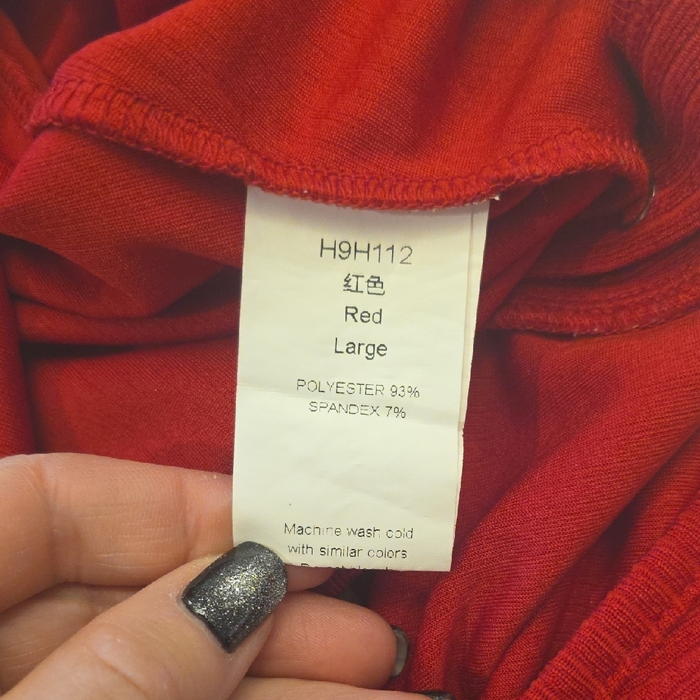 Chic Red Button-Front Crop Top - Picture 2 of 5
